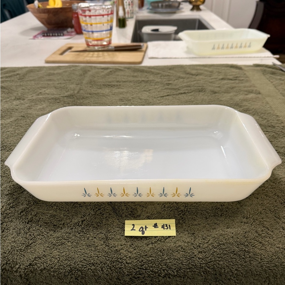 1960’s 2 qt Fire King White Baking Dish. No chips or cracks.